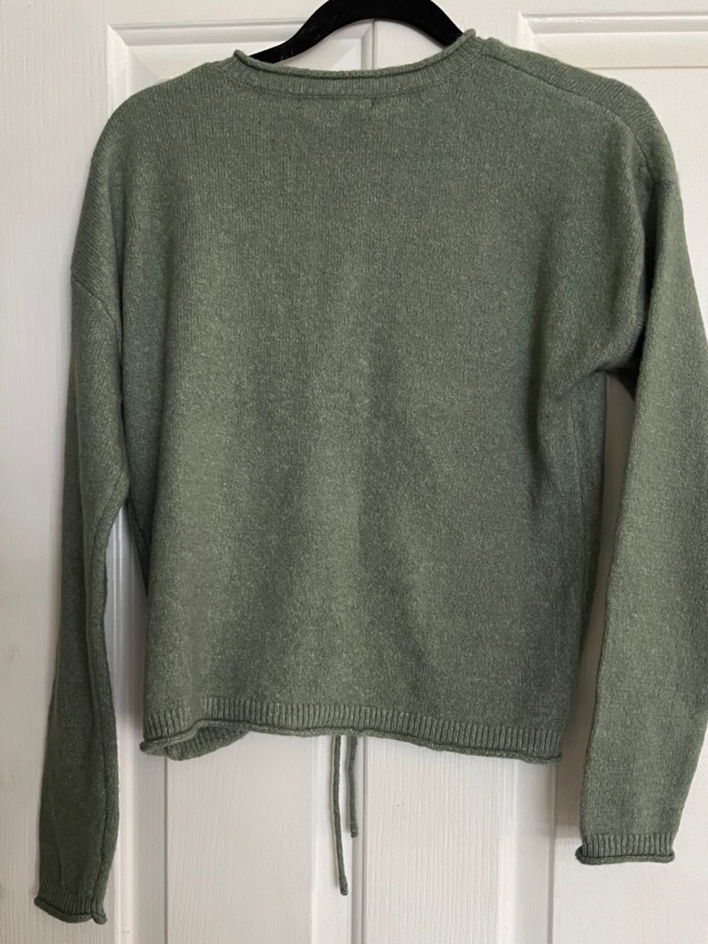Say what? Olive Green Drawstring V-Neck Sweater - Women size small nwt - Picture 6 of 7
